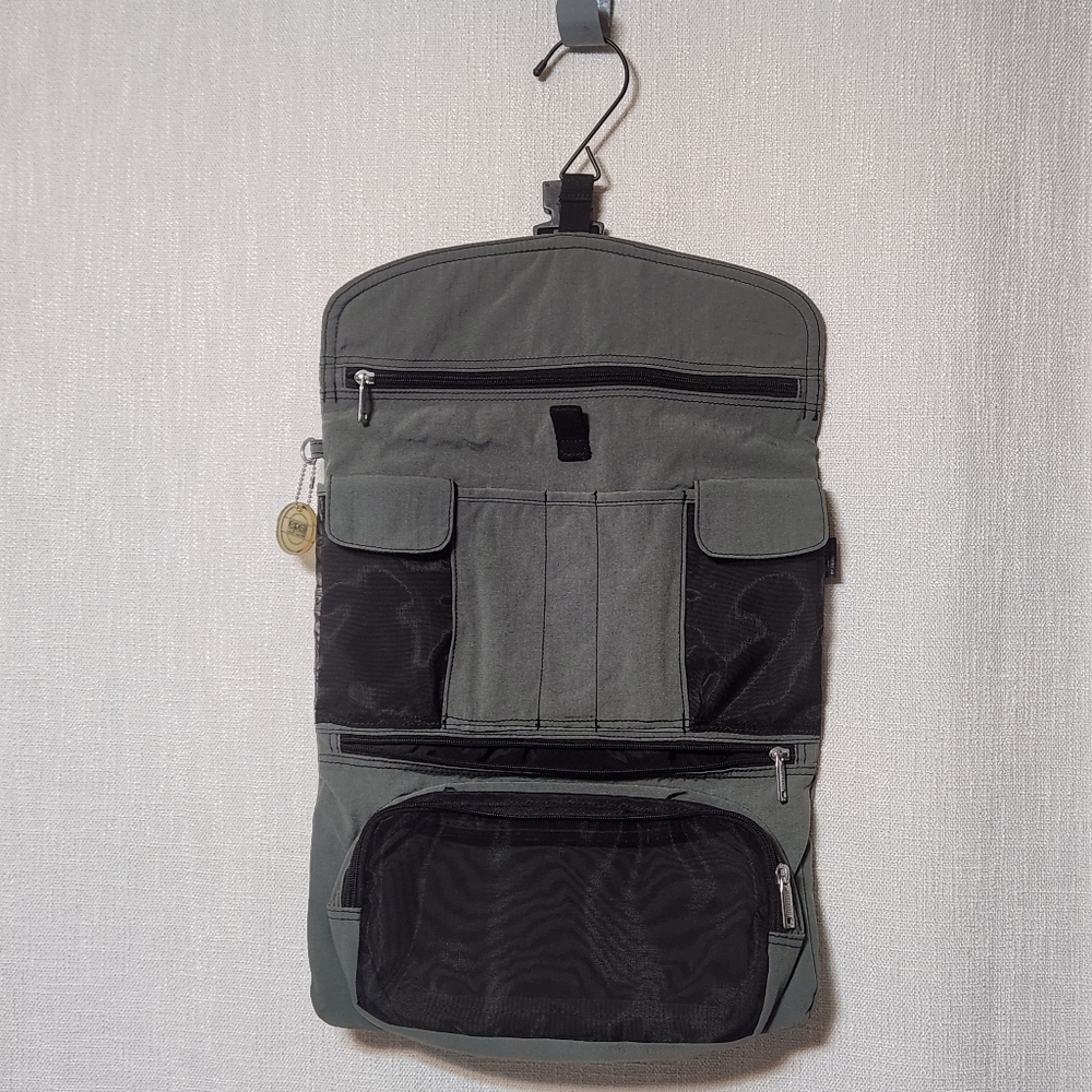 Hedgren Greenish Gray Hanging Toiletry Bag Travel Cosmetic Unisex